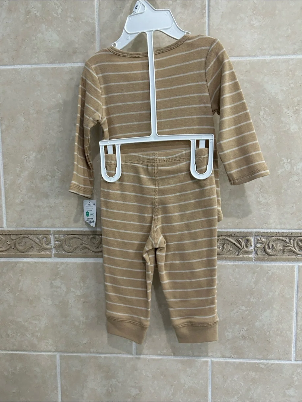 Carter’s two piece Bear set